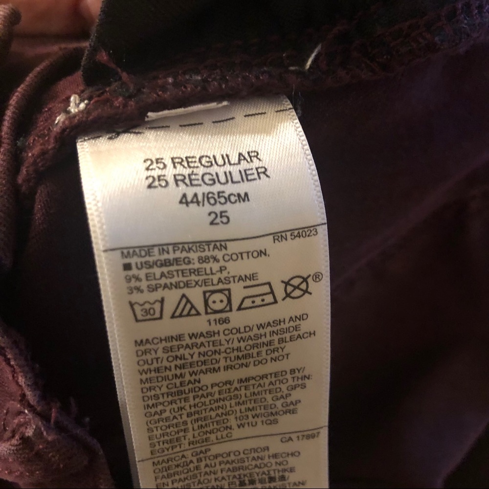 Like new! Gap skinny jeans - Picture 2 of 4